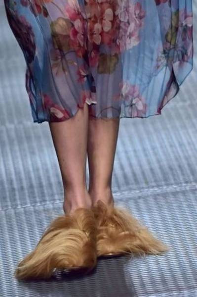 Şu giydiklerine bakın! Olmaz olsun böyle moda - Resim: 3