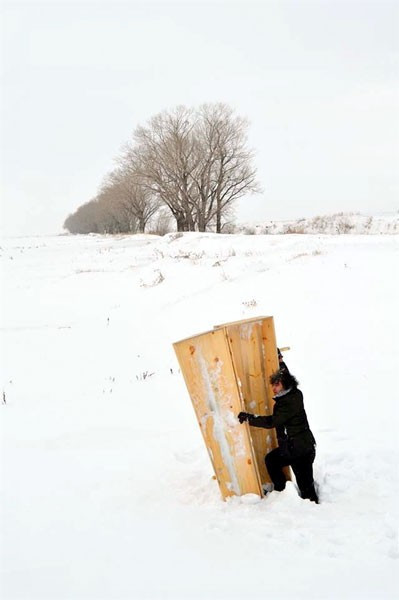 Diri diri tabuta girdi profesörden ilginç protesto - Resim: 4