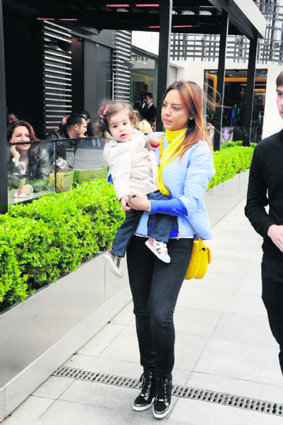 Aman bebek Tatlıses'e benzemesin! - Resim: 2