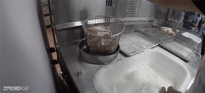 Tavuk kızartmaları böyle hazırlanıyor - Resim: 2