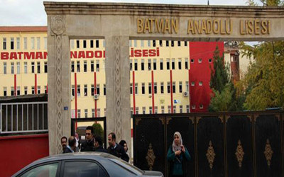 Batman’da liseye bıçaklı baskın: 10 öğrenci yaralı