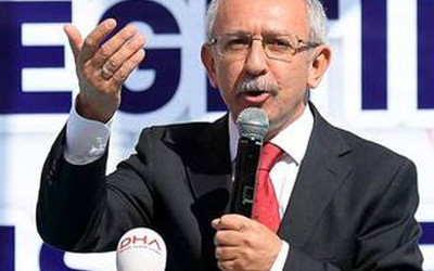 Sizce kürsüde kim konuşuyor çok şaşıracaksınız!
