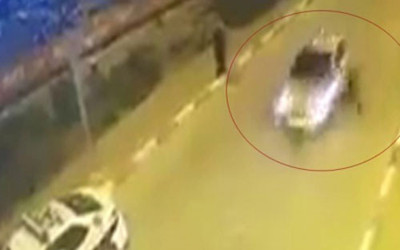 Aracını durdurmak isteyen polise çarpıp kaçtı