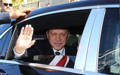 Sırbistan'da Erdoğan'a coşkulu karşılamada dikkat çeken pankart!