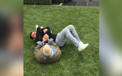 Justin Bieber menejeriyle güreşti