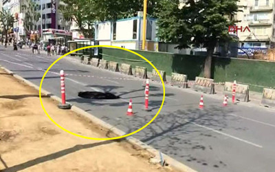 Metro çalışmasında yol çöktü kısmen kapatıldı