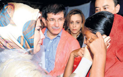 Emine Erdoğan Arakanlılara yardım için Bangladeş’de