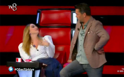 O Ses Türkiye'de aşk mı var Beyazıt Öztürk Hadise'ye çıkma teklif etti