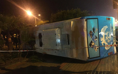 Antalya'da askerleri taşıyan otobüs devrildi: 23 yaralı
