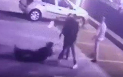İstanbul'da korkunç görüntü! Kadına çiçek gönderince...