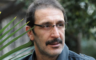 Cem Özer kimdir annesini kaybetti komşulara isyan etti