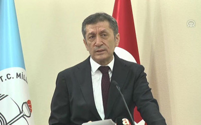 Milli Eğitim Bakanı öğretmenlerle ilgili yeni projeyi açıkladı