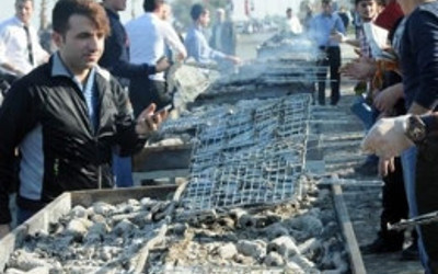 10 bin kişiye 3 ton hamsi dağıtıldı