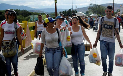 Venezuela, Kolombiya sınırını kapattı