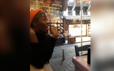 Sirkeci de utandıran anlar! Afrikalı turist 'kötü koktuğu' gerekçesiyle kovuldu
