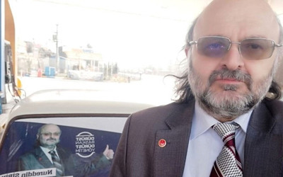 Şaka gibi! Belediye Başkan adayının mitingini sadece 1 kişi dinledi
