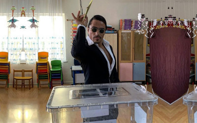 Ünlüler yerel seçimlerde oy ver paylaşımları ile gündem oldu!