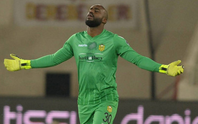 Malatyaspor kalecisine ırkçı saldırı