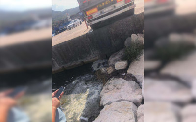 Bartın'da denize kamyonla atık boşaltırken yakalandı