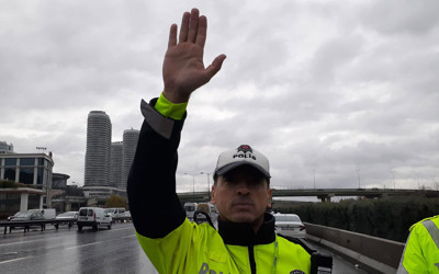 Trafikte bu hareketi yapan yandı! O düğmeye basana hapis...
