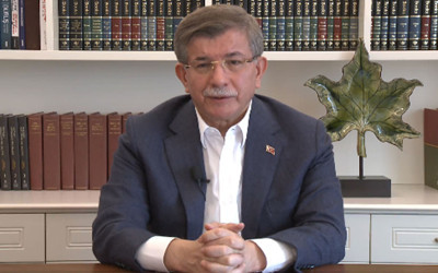Ahmet Davutoğlu'ndan Cumhurbaşkanı Erdoğan'a nikah daveti