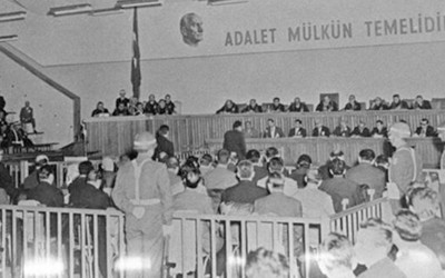 Yassıada Hakimi Salim Başol, İnönü'yü eleştiren Celal Bayar'ı böyle azarlamıştı