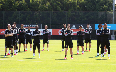 Beşiktaşlı futbolcular, George Floyd'u andı