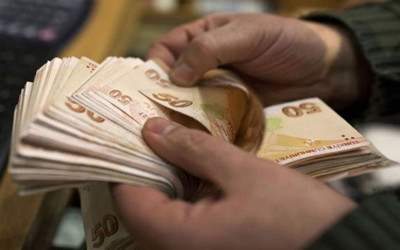 Emeklinin zamlı maaşları yatıyor! İşte tahsis numarasına göre ödeme günleri