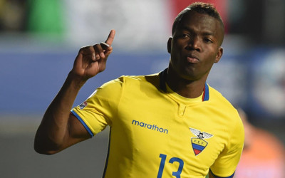Enner Valencia'dan şov: Ekvador, Suarez'li Uruguay'ı rahat geçti