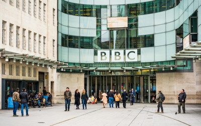 BBC tasarruf için kanal ve radyoları kapatıyor çok sayıda kişi çıkarılacak