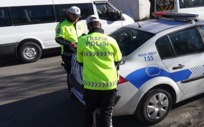 Eyüpsultan'da trafik güvenliğini tehlikeye atan 58 motosikletliye para cezası