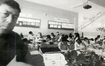 İstismarcı öğretmen, öğrencileri 'Sizi evinizdeki cihazların kırmızı ışığından görürüm' diye korkutmuş