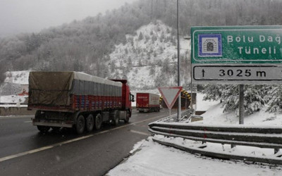Bolu'da kar yağışı etkisini artırıyor