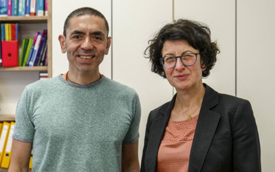 Almanya'da Prof. Dr. Uğur Şahin ve eşi Dr. Özlem Türeci'ye liyakat nişanı verilecek