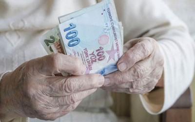 Emekliye 3 kademede seyyanen zam Meclis'e geliyor! Kök aylığa göre zamlı maaş nasıl hesaplanır?