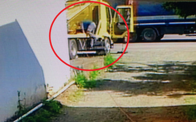 Samsun'da TIR'ın kat arasına sıkışan kişi kurtarılamadı