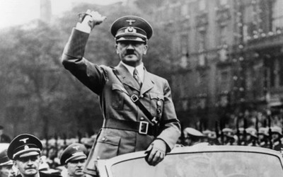 İsmet İnönü'nün talimatıyla Hitler'in doğum gününe giden Türk heyeti
