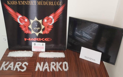 Kars'ta televizyonun içinden çıkanlar görenleri şaşkına çevirdi