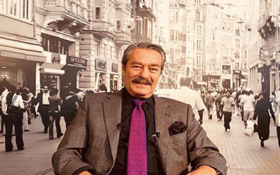 Kadir İnanır sevgilisi Jülide Ateş kimdir evlendiler mi? Kadir İnanır hiç evlendi mi?
