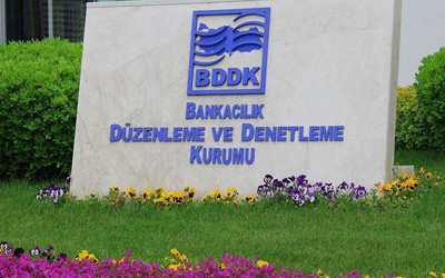 Kredi kartlarında yeni dönem! Resmen açıklandı...