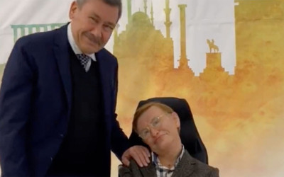 Melih Gökçek fizik dehası Stephen Hawking'i ahiret sorgusuna çekti! O anları paylaştı