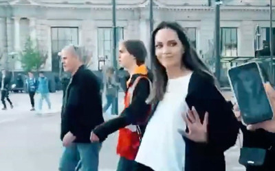 Angelina Jolie Ukrayna’ya gitti! Sirenler çalmaya başlayınca apar topar kaçırıldı