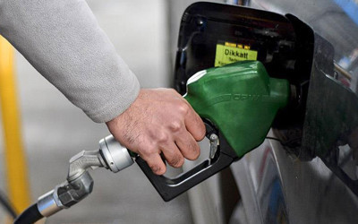 Benzine dev indirim: Bu geceden itibaren tabelaya yansıyacak