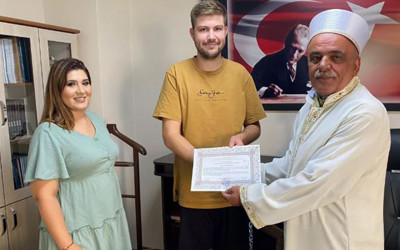 Alman vatandaşı Maurıce İslam'ı seçti: Musa ismini aldı