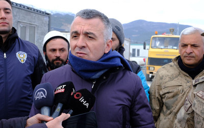 Vali Osman Bilgin'den çağrı! Memurlar ve işçiler 1 aylık maaşlarını almasın! Vatandaş malının yüzde 10'unu bağışlasın