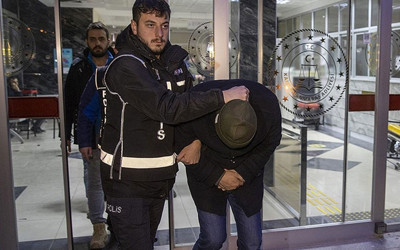 Kundakladığı 3 evin yanmasına sebep olan şahıs tutuklandı