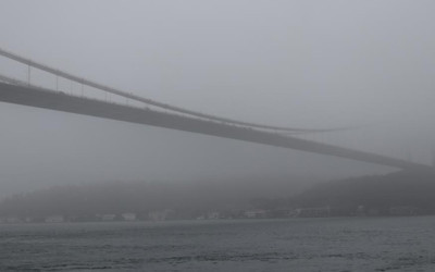 İstanbul Boğazı'na yoğun sis çöktü! Seferler iptal edildi gemi trafiği askıya alındı