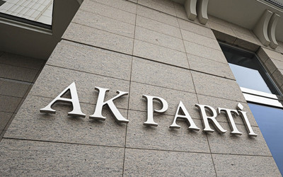 AK Parti'de İstanbul'un 3 ilçe başkanı görevden alındı