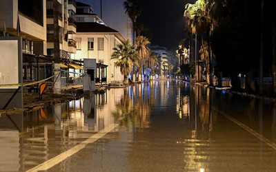 Hatay İskenderun'da deniz seviyesi yükseldi