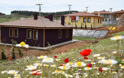 Nurdağı'nda inşa edilen afet konutlarına depremzedeler yerleşmeye başladı